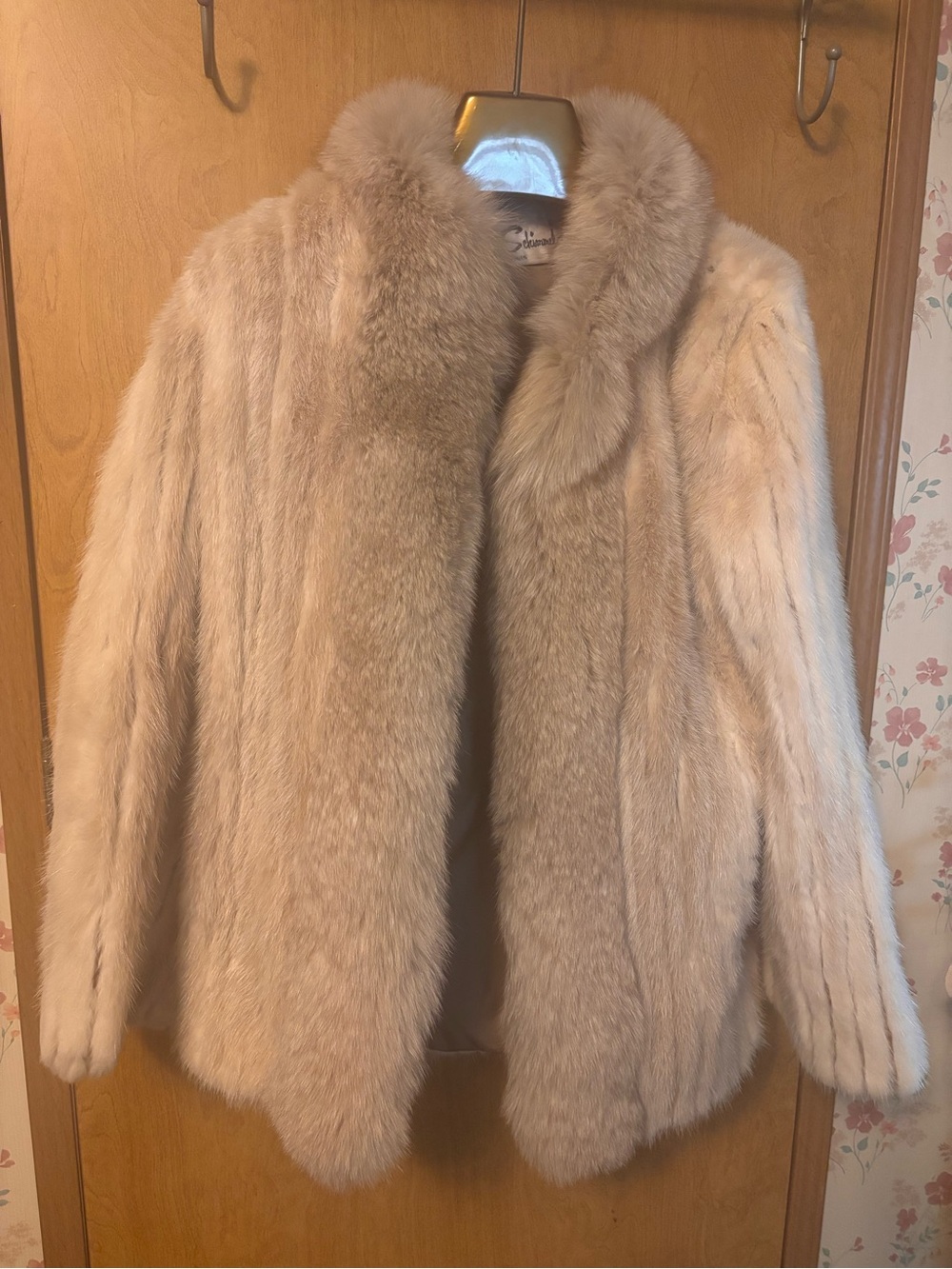 Fur Coat in Light Beige - Luxurious Faux Fur Jacket